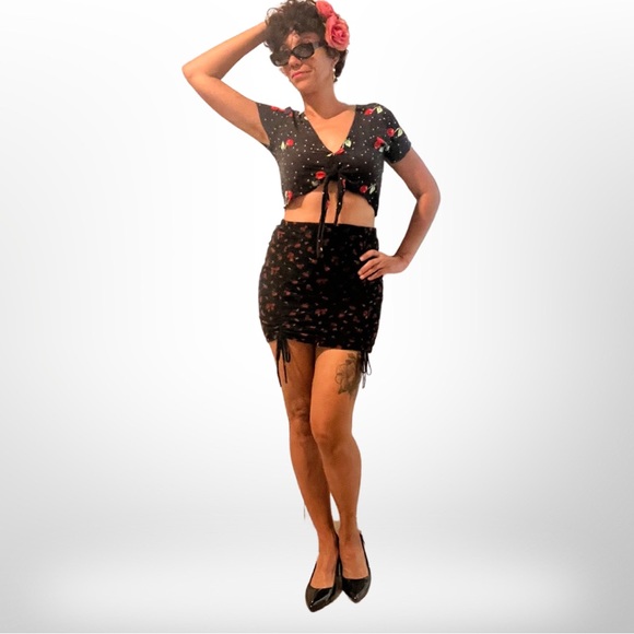 Y2K 2000 Ruched Mesh Skirt with Vertical Drawstrings Tiny Rose Prints ๐น - Picture 6 of 12